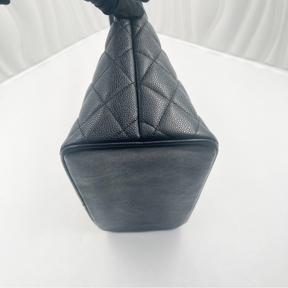 CHANEL Medallion Tote Bag Black Caviar Leather - Picture 8 of 13